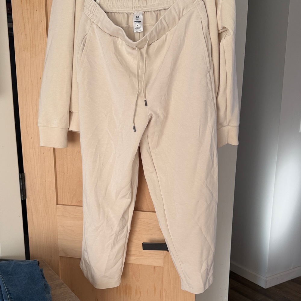 Stylish Cream Jogger Set for Women - Picture 4 of 7
